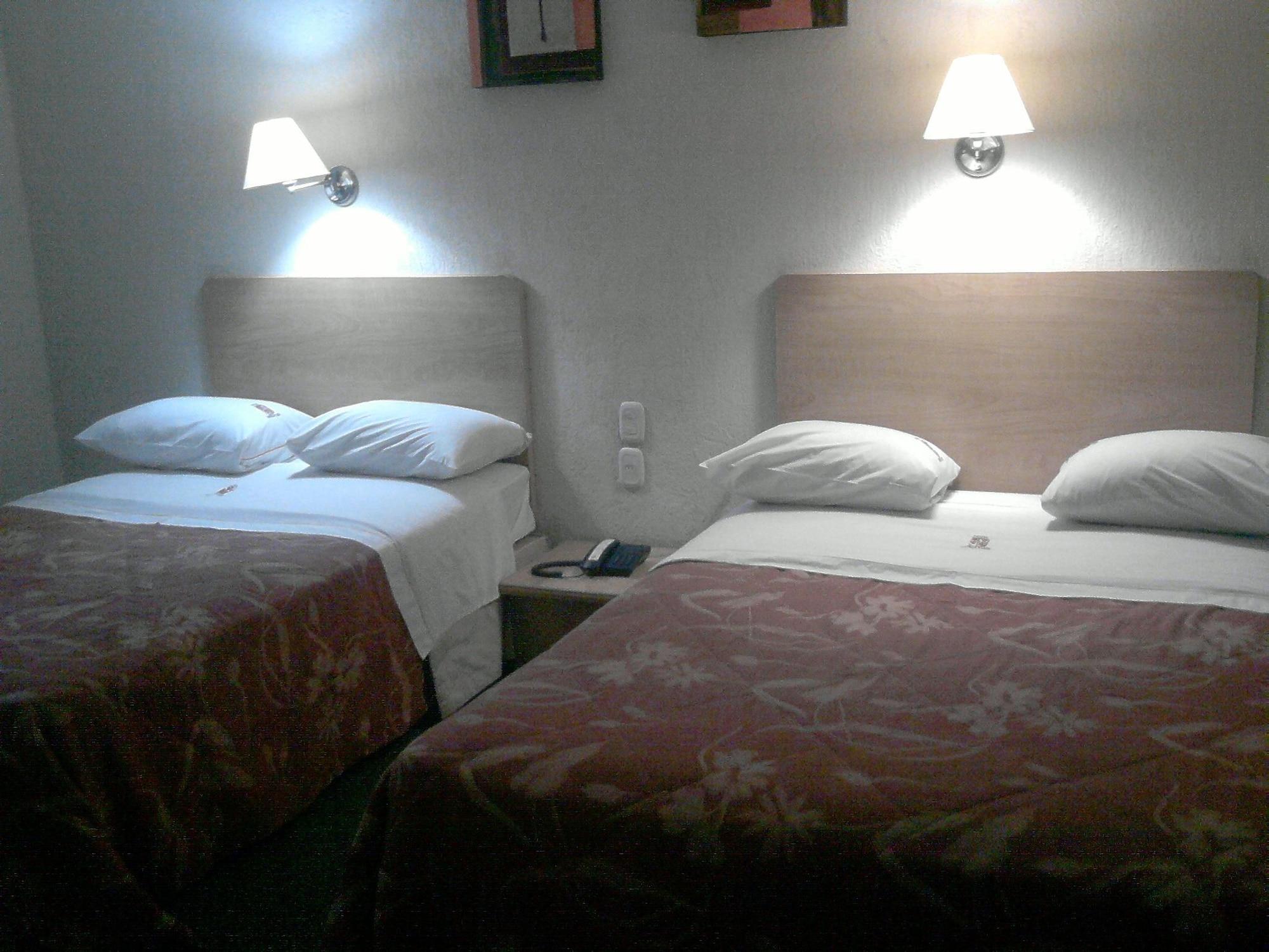 Hotel Castilla Y Leon 瓜达拉哈拉 外观 照片