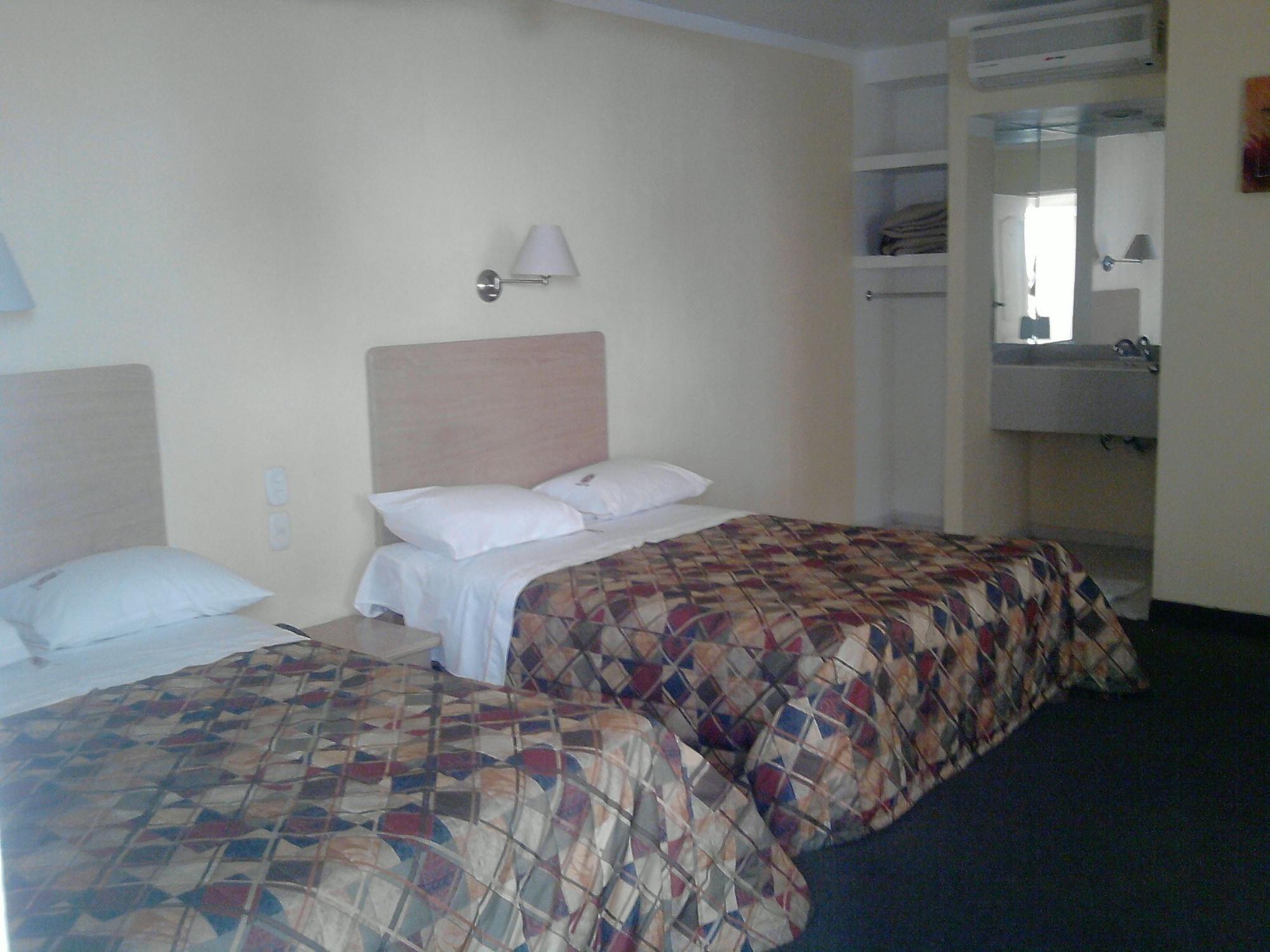 Hotel Castilla Y Leon 瓜达拉哈拉 外观 照片