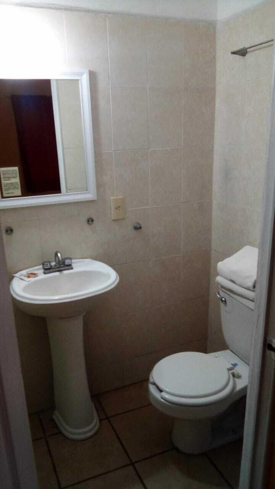 Hotel Castilla Y Leon 瓜达拉哈拉 外观 照片