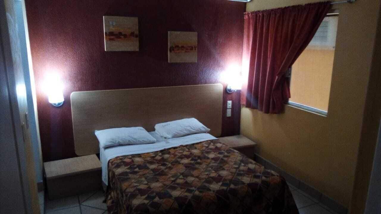 Hotel Castilla Y Leon 瓜达拉哈拉 外观 照片