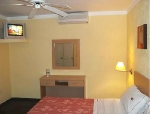 Hotel Castilla Y Leon 瓜达拉哈拉 外观 照片