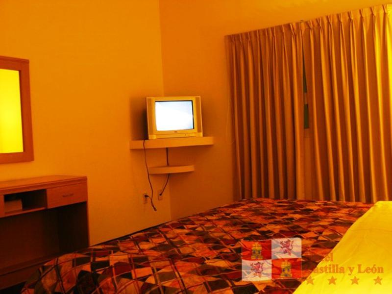 Hotel Castilla Y Leon 瓜达拉哈拉 外观 照片